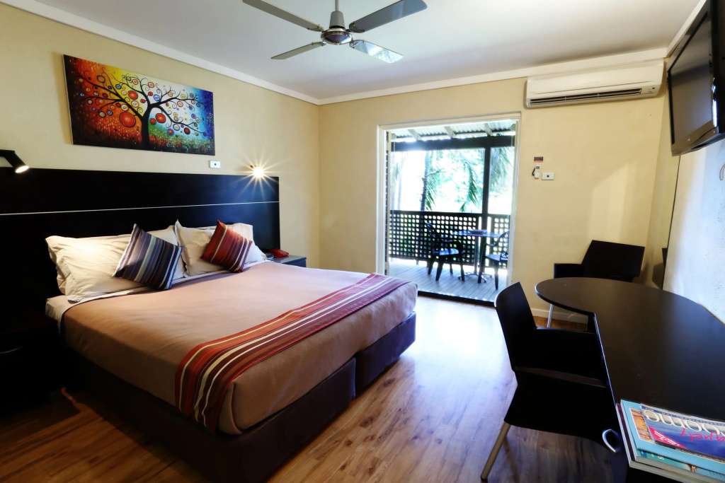 Deluxe Double room (full double bed)