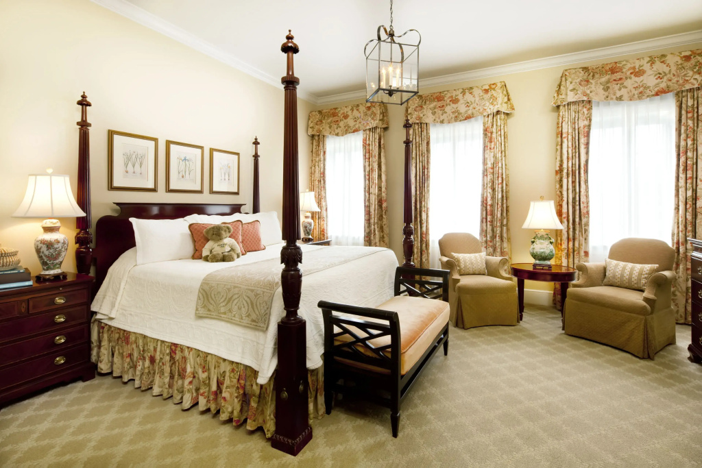 Grand room