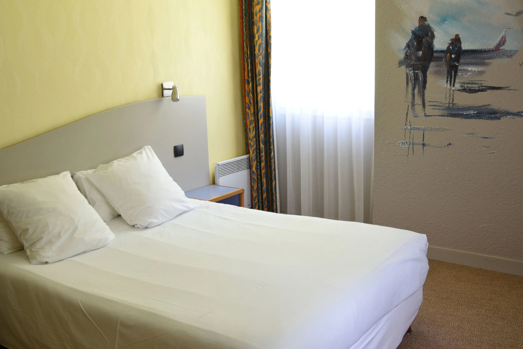 Standard Double room (full double bed)