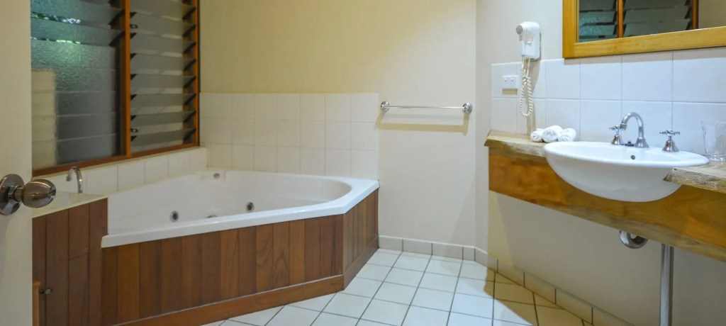 Deluxe Double Cottage with garden view full double bed