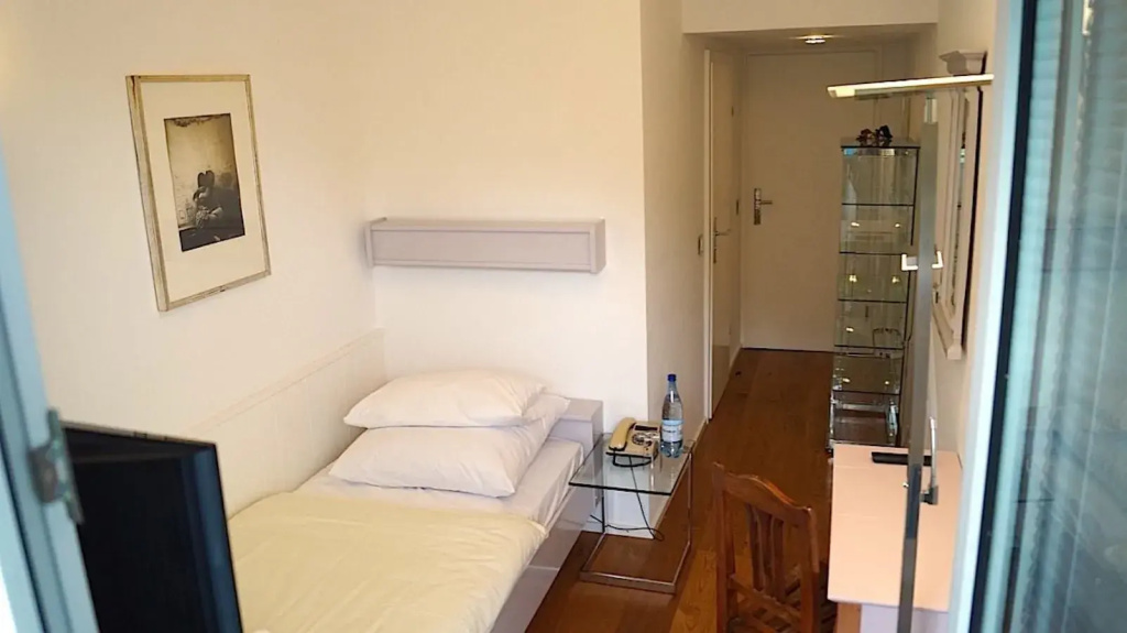 Deluxe Single room