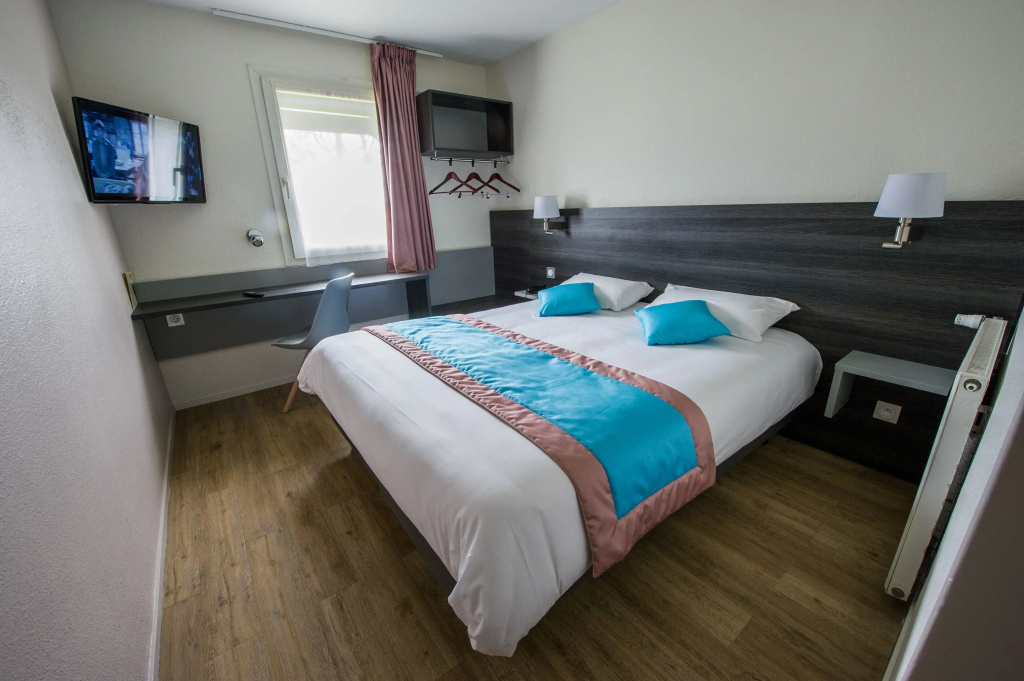 Standard Double room (full double bed)