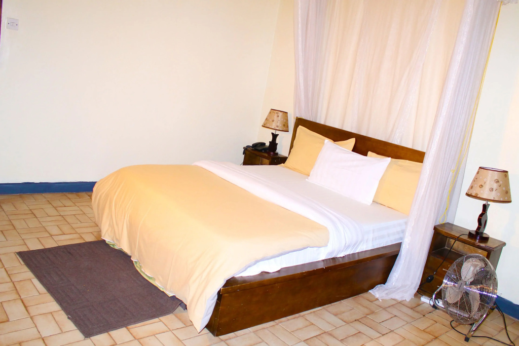 Standard Double room (full double bed)