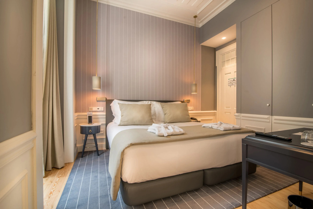 Classic Double room City View (full double bed)