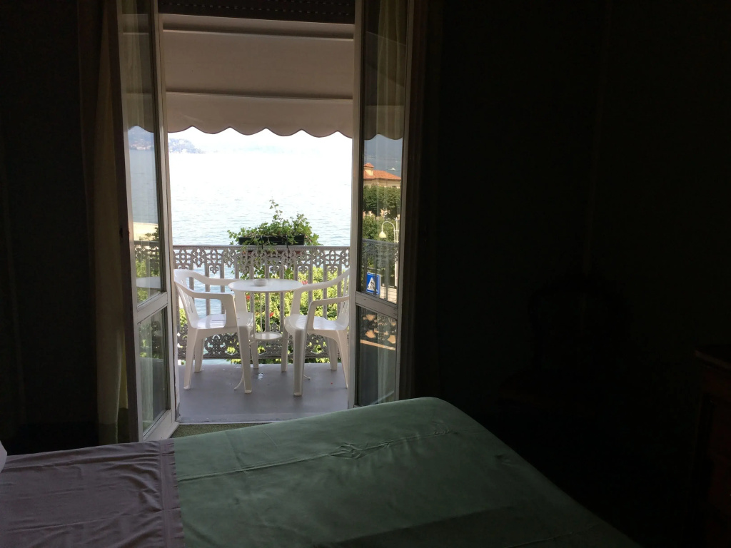 Standard Single room with lake view