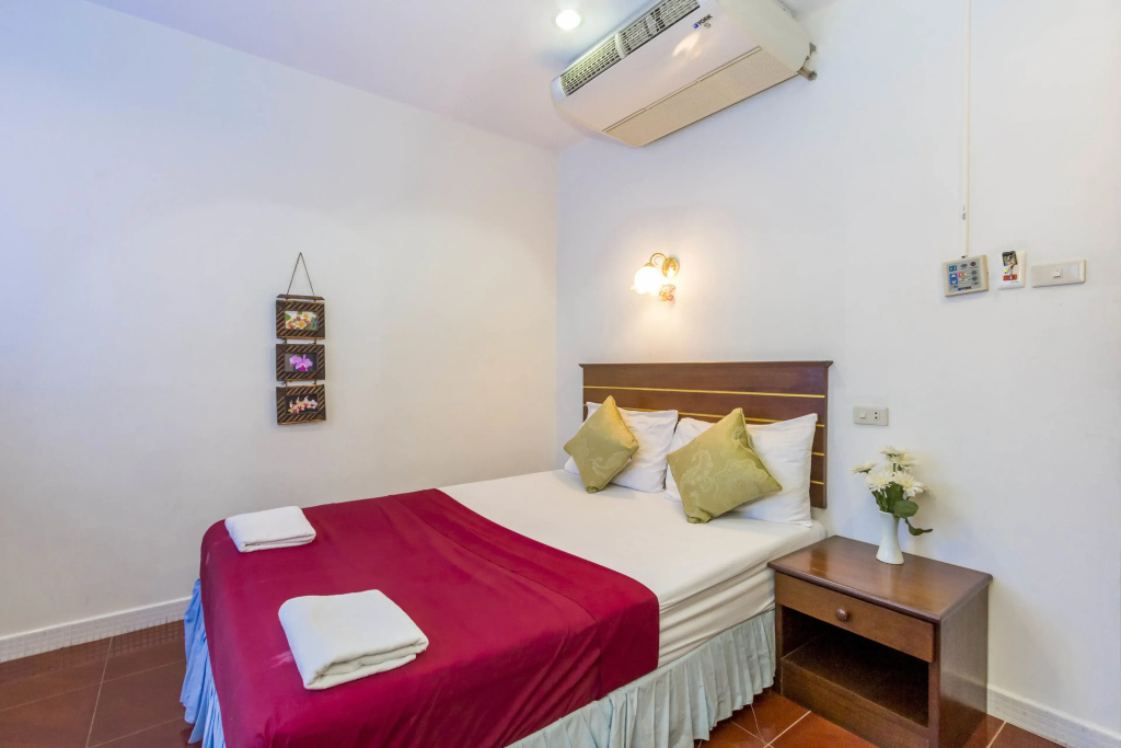 Economy room