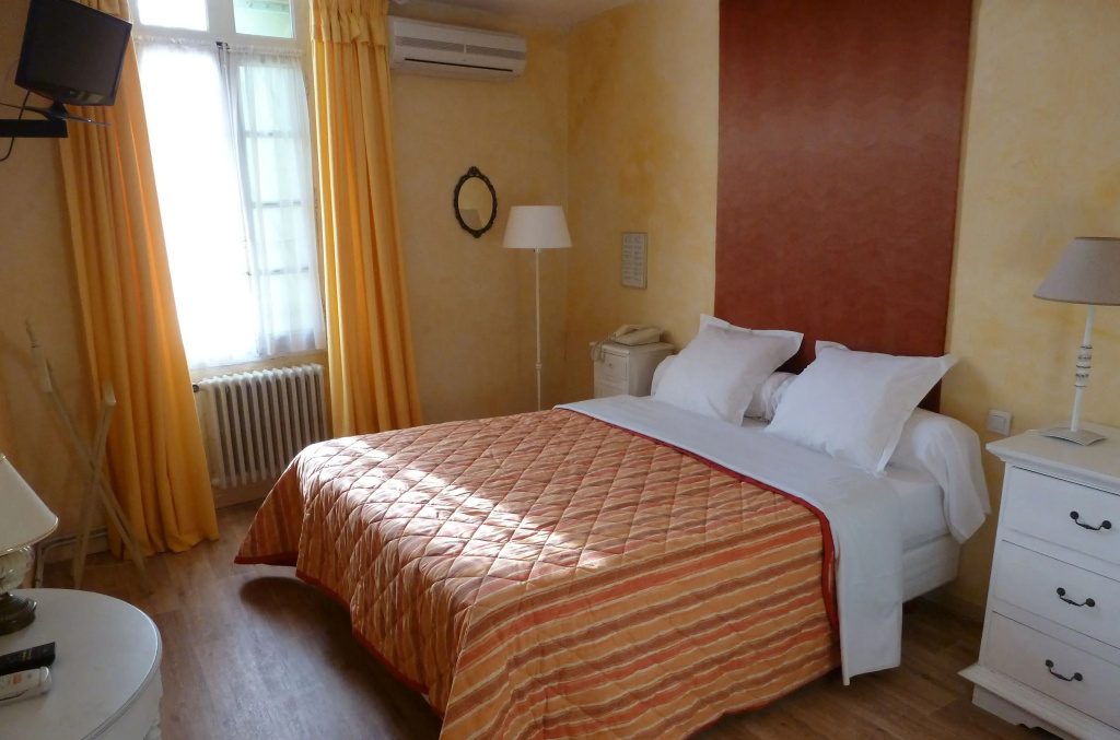 Standard Double room (full double bed)