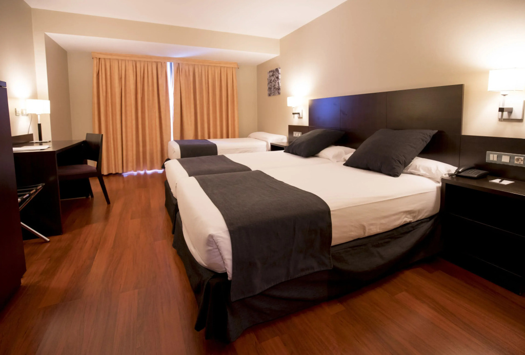 Triple room