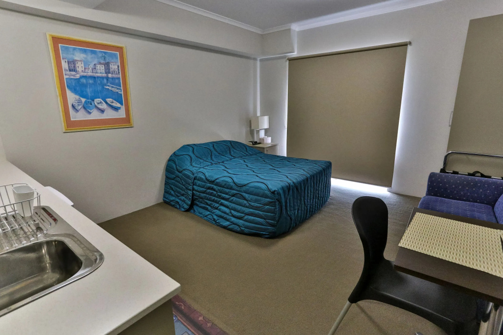 Deluxe Double Studio (full double bed)