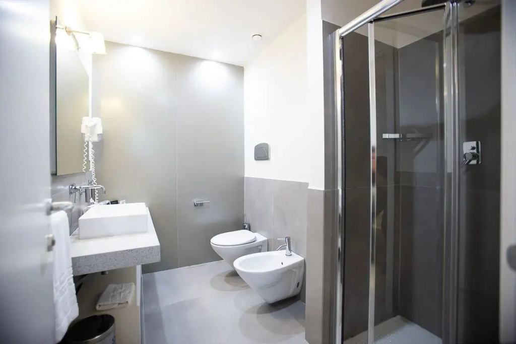 Double room with view (full double bed)