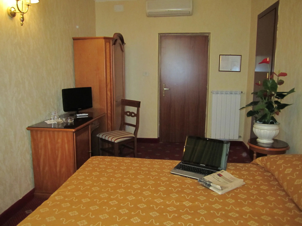 Standard Double room (full double bed)