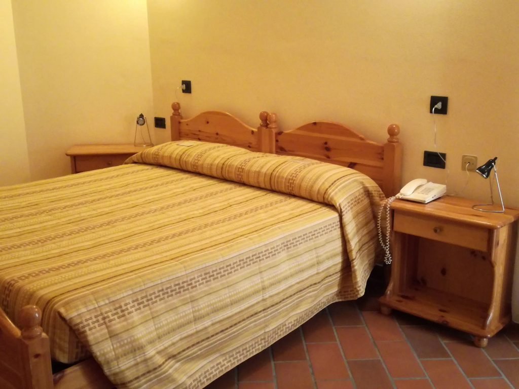 Standard Double room (full double bed)