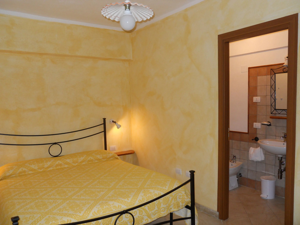 Economy room