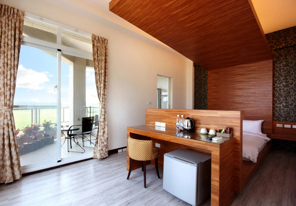 Deluxe Double room with balcony (full double bed)