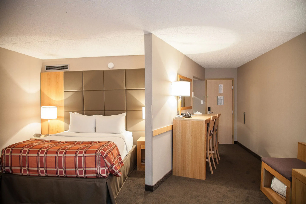 Double Suite (full double bed)