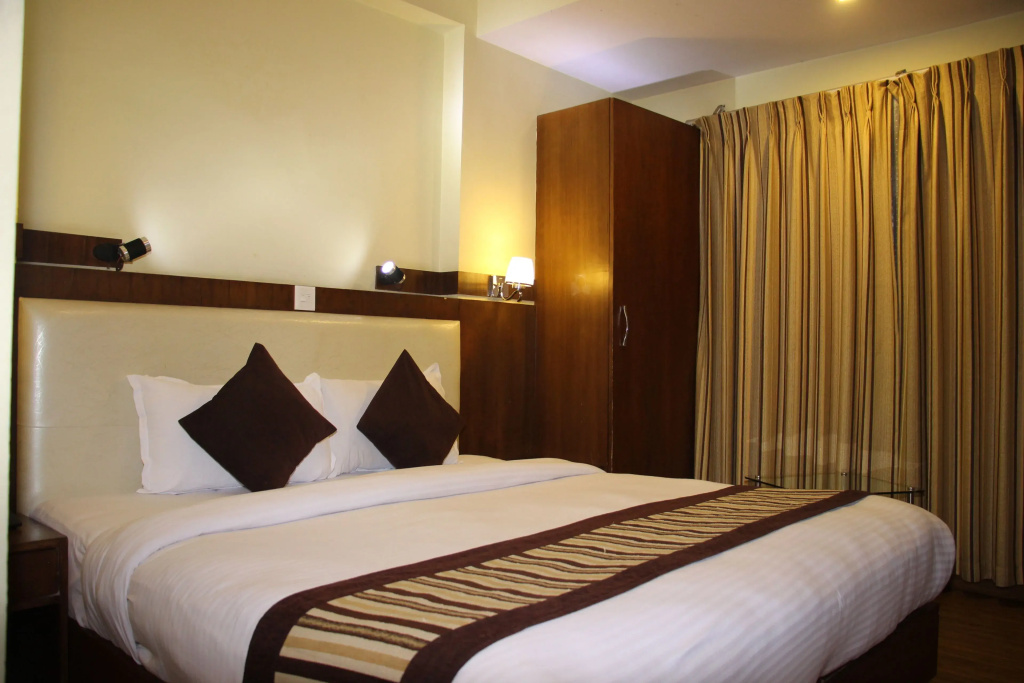 Deluxe Double room (full double bed)