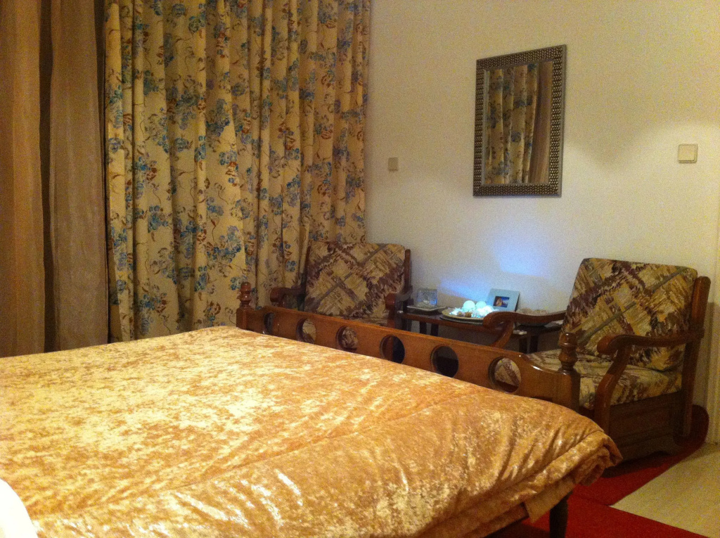 2 Bedrooms Apartment with partial sea view