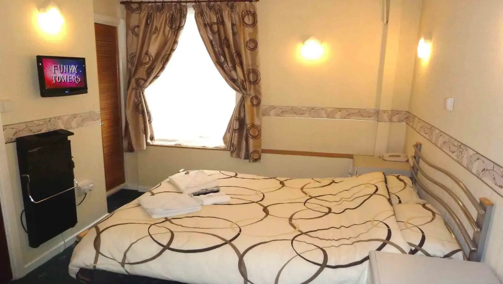 Standard Double room (full double bed)