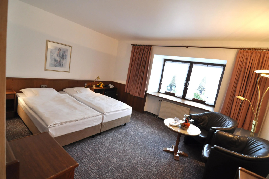 Deluxe Double room (full double bed)