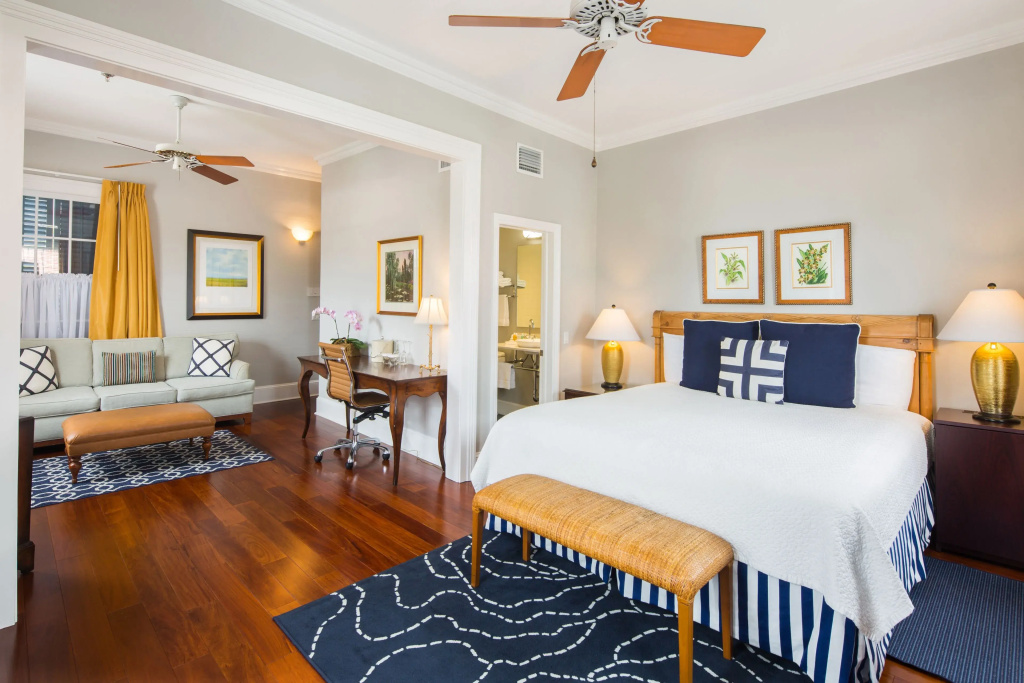 Deluxe Double room (full double bed)
