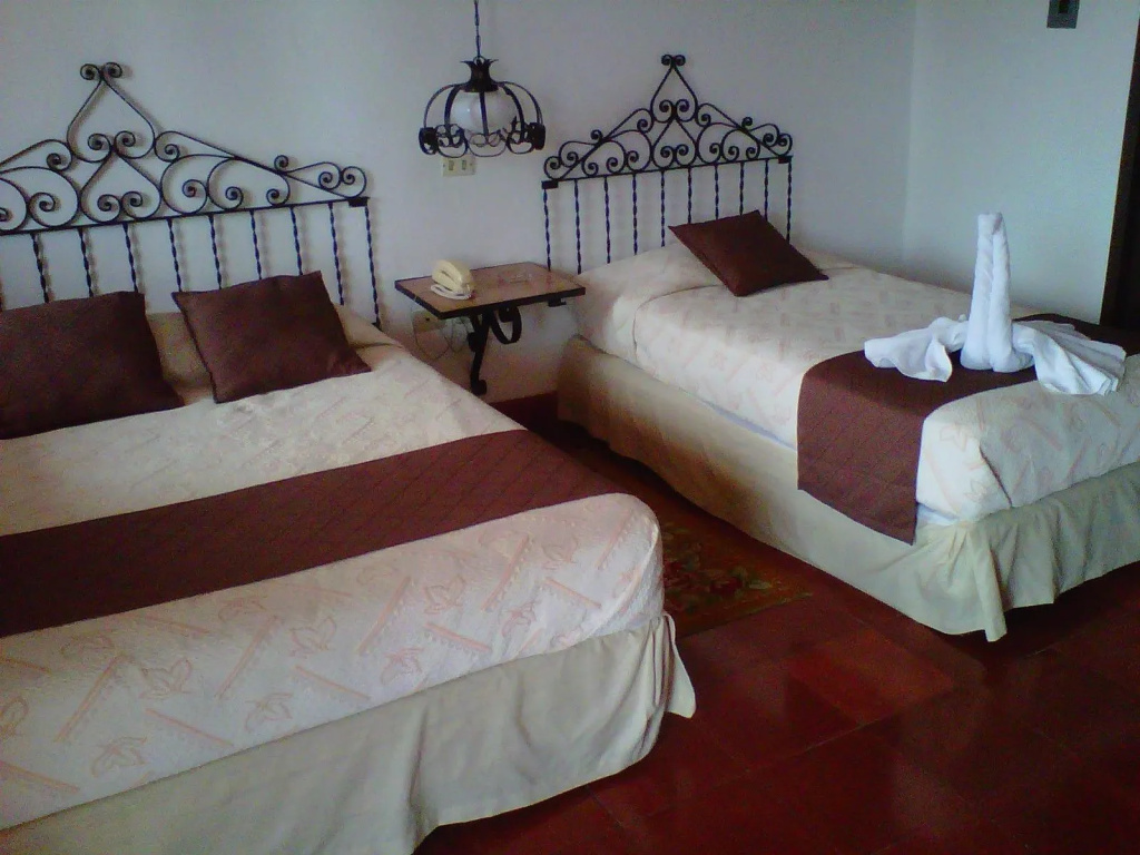 Standard Triple room