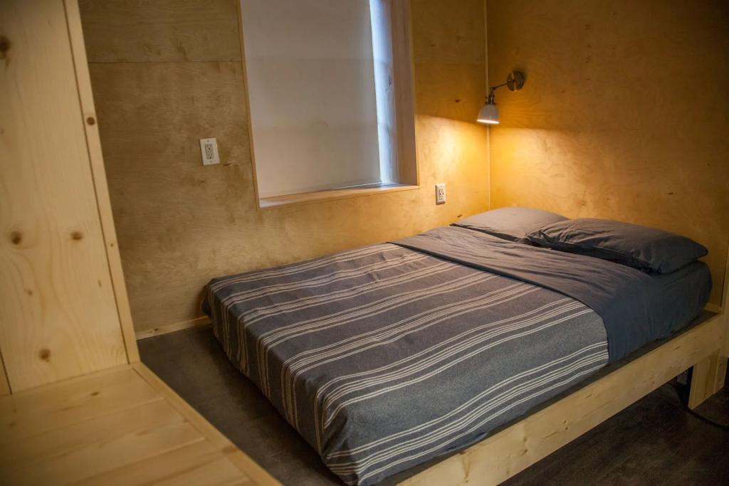 Economy room