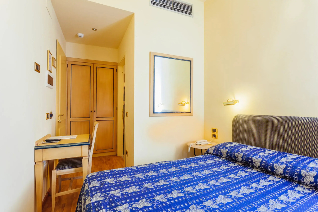 Economy room