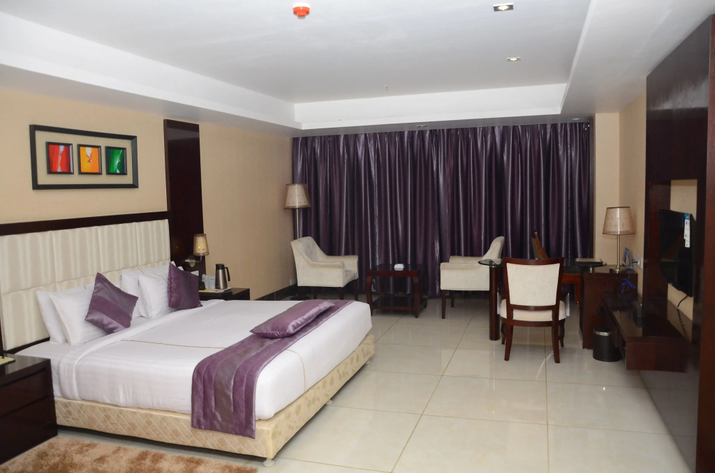Deluxe Double room (full double bed)