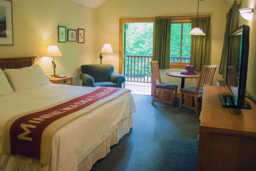 Standard Double room with view (full double bed)