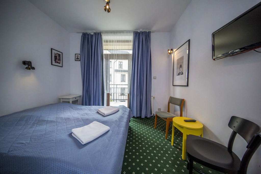 Economy room