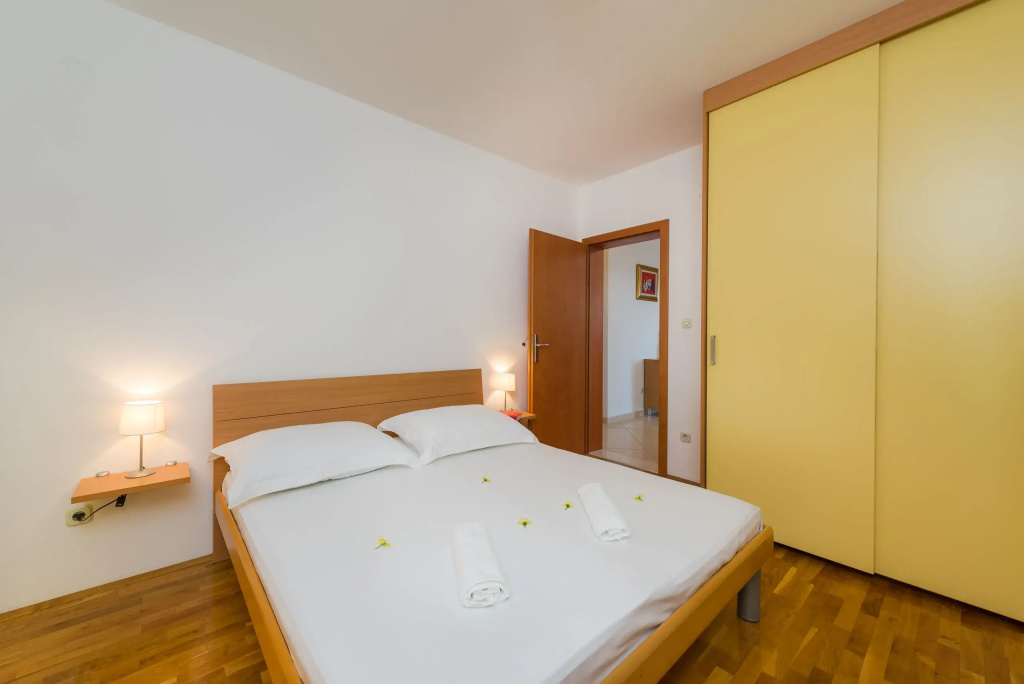1 Bedroom Apartment with balcony and with sea view