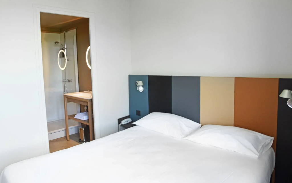Standard Double room (full double bed)