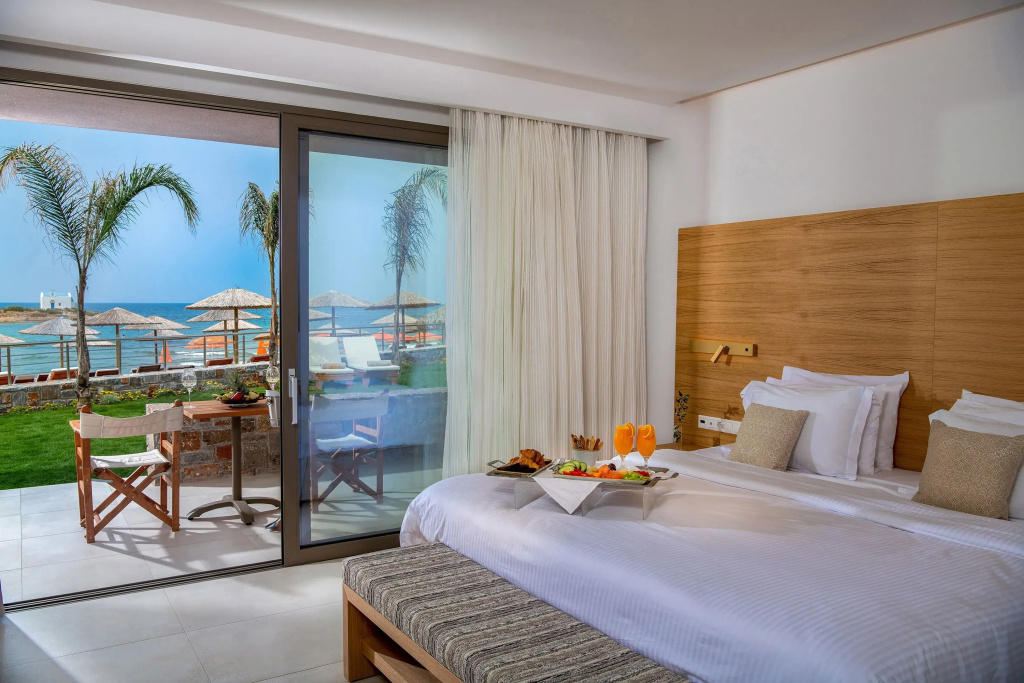 Deluxe Suite beachfront