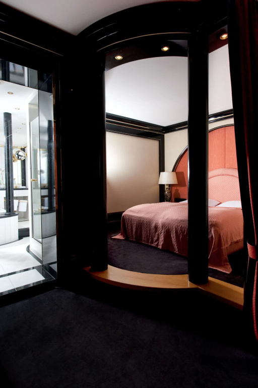 Double Suite (full double bed)