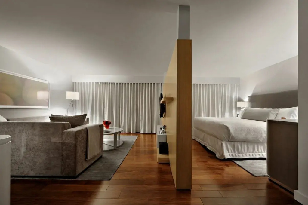 Double Suite (full double bed)