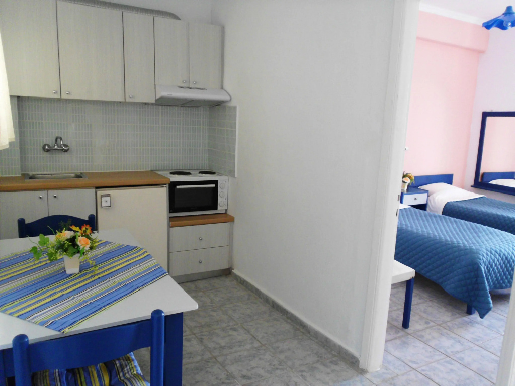 Standard Triple room with sea view