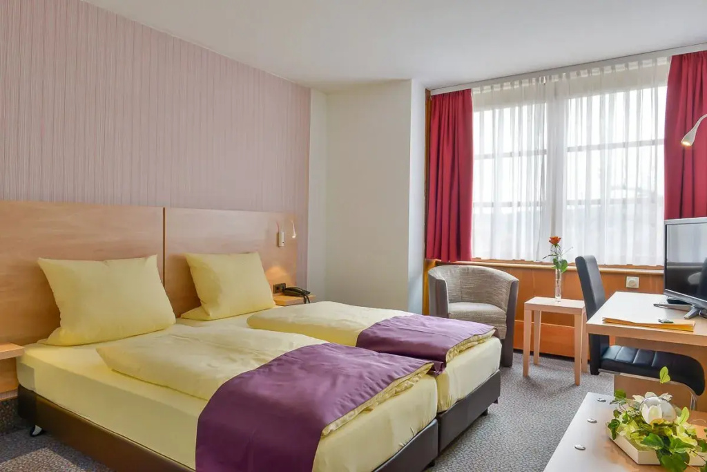Standard Double room (full double bed)
