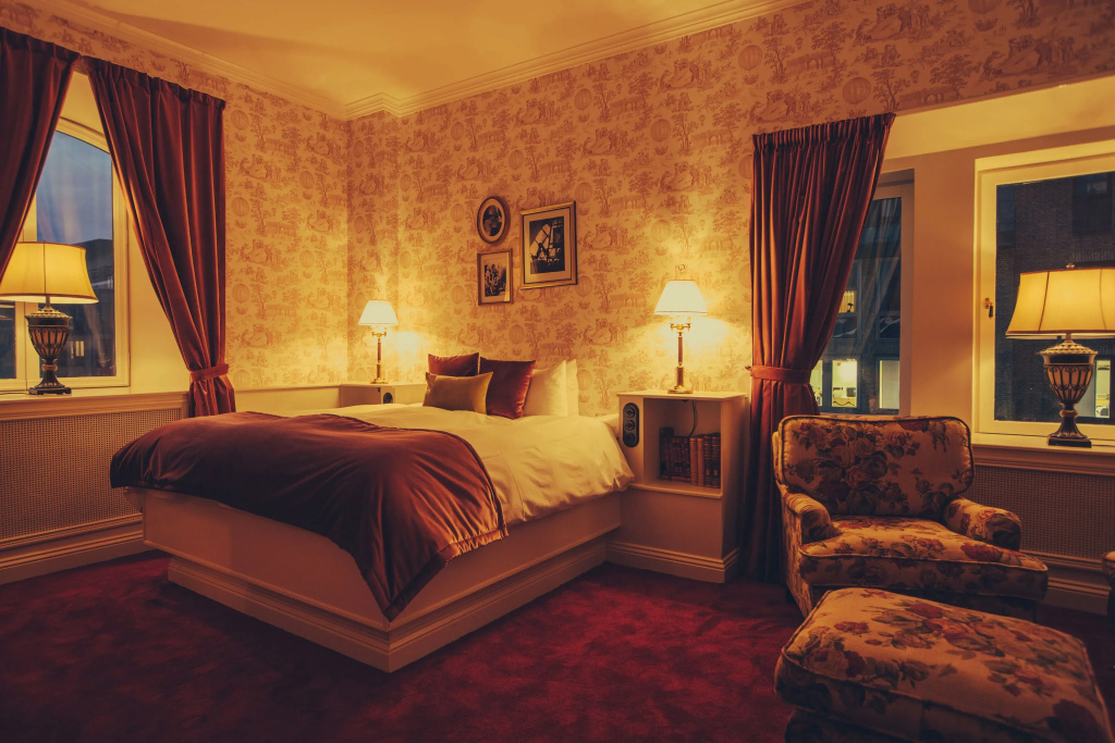 Royal room