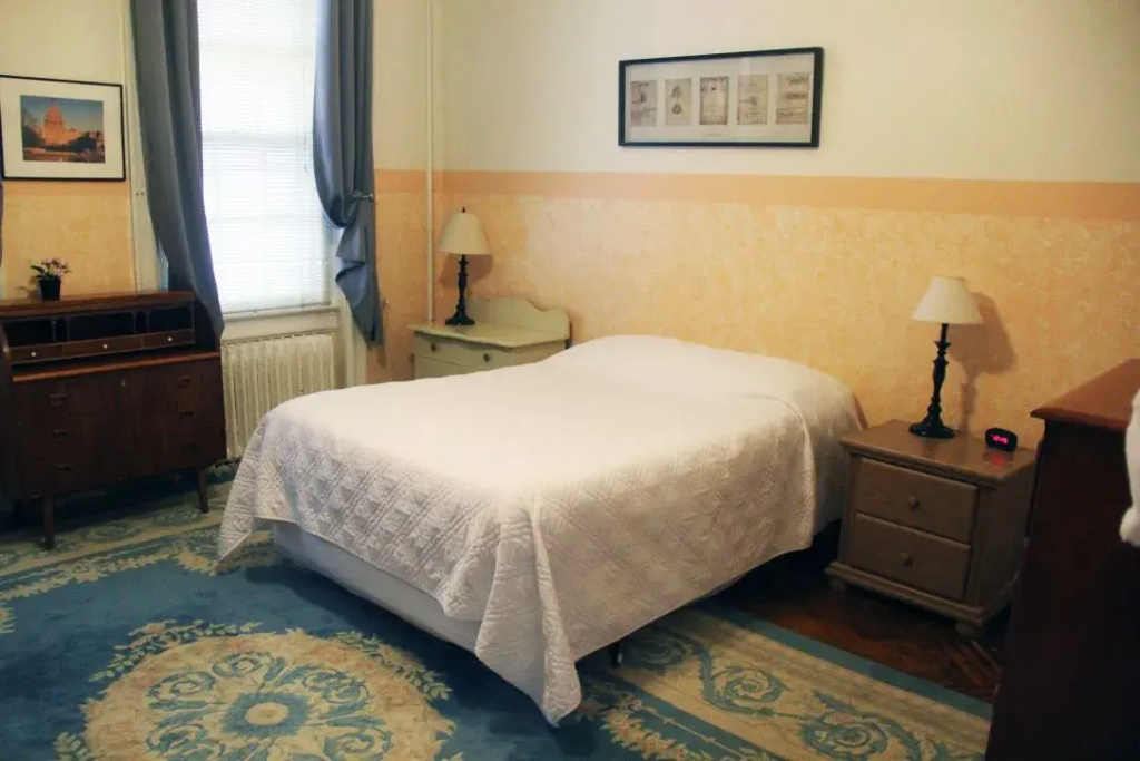 Grand room