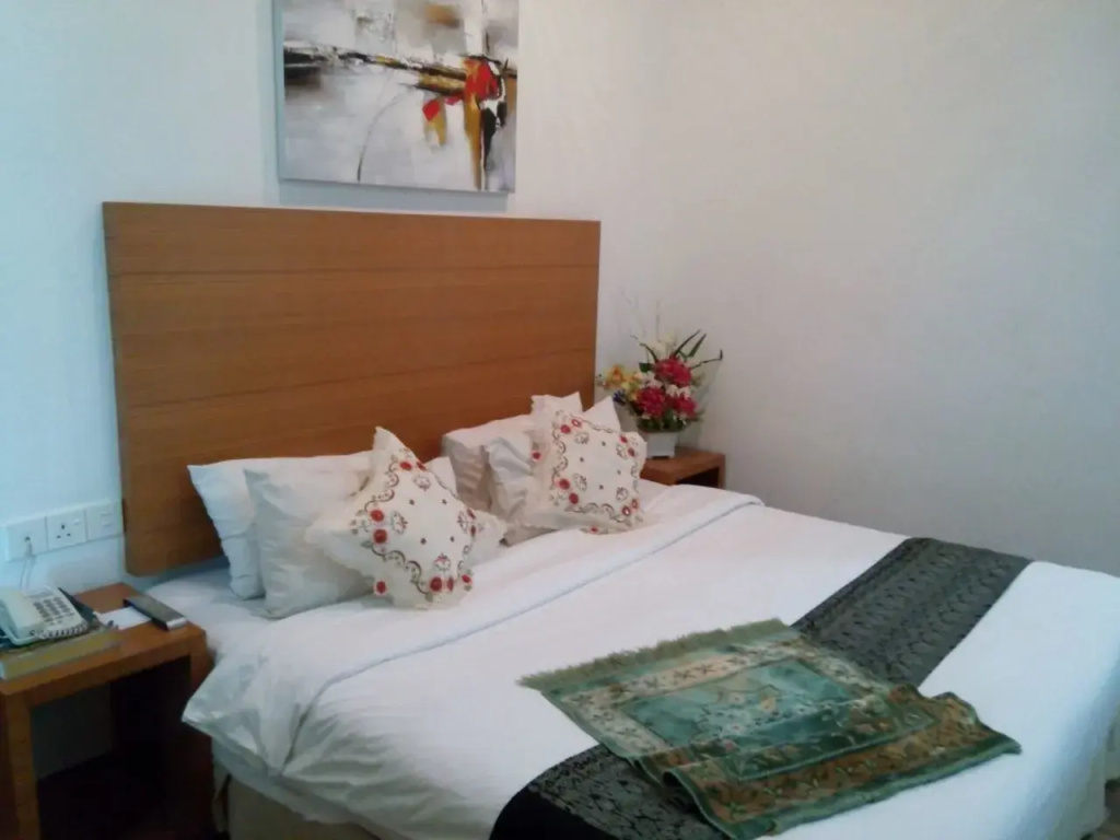 Deluxe Double room (full double bed)