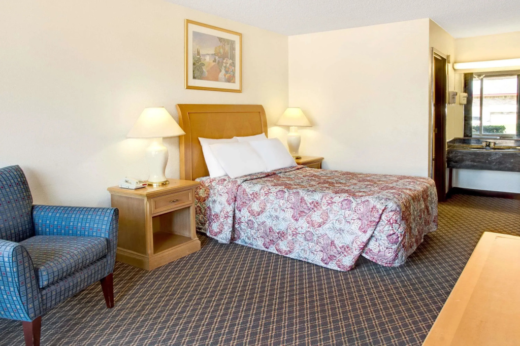 Standard Double room (full double bed)