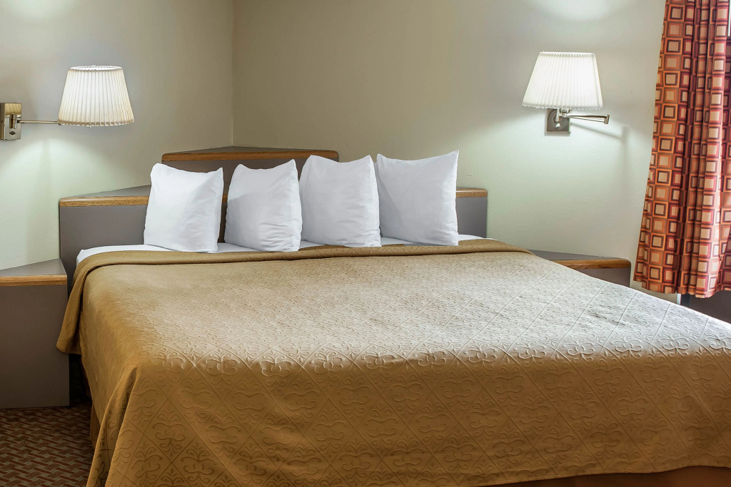 Double Suite (full double bed)