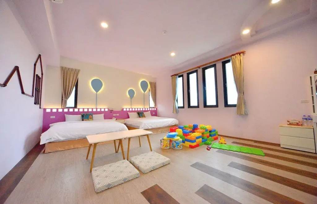 Standard Quadruple Family room