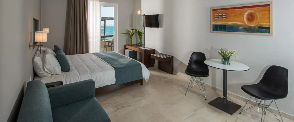 Studio with partial sea view