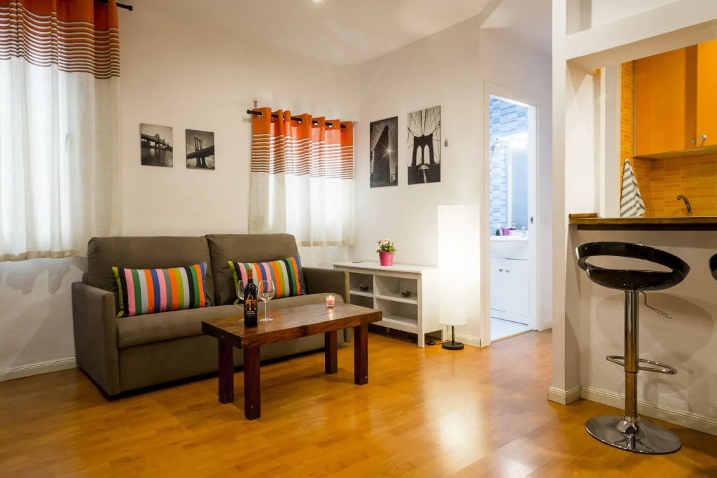 2 Bedrooms Apartment