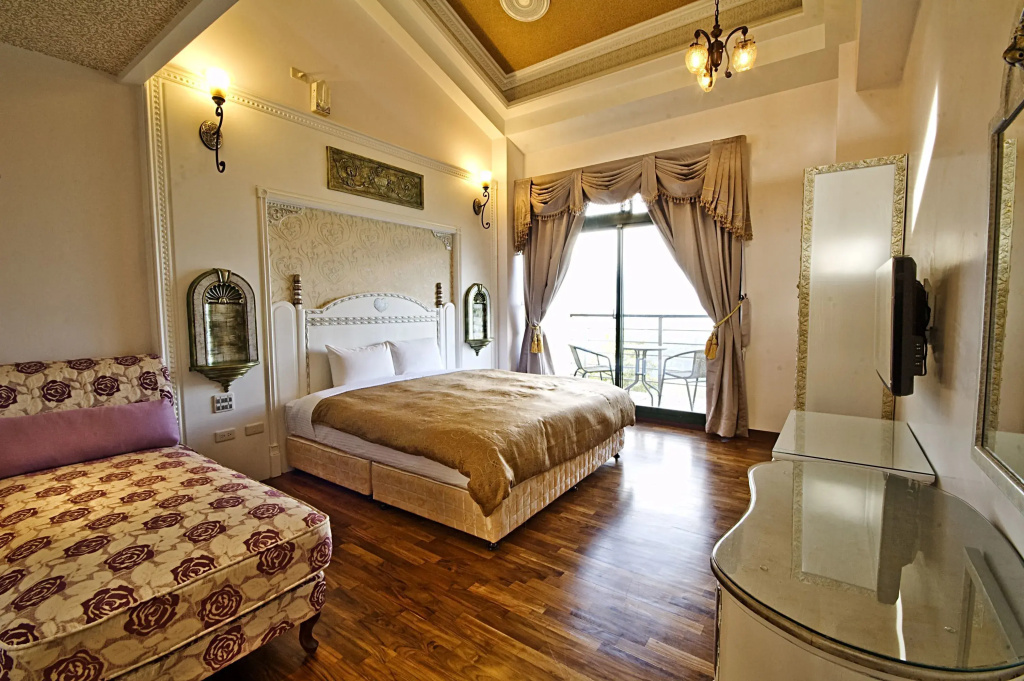 Standard Double room with land view (full double bed)