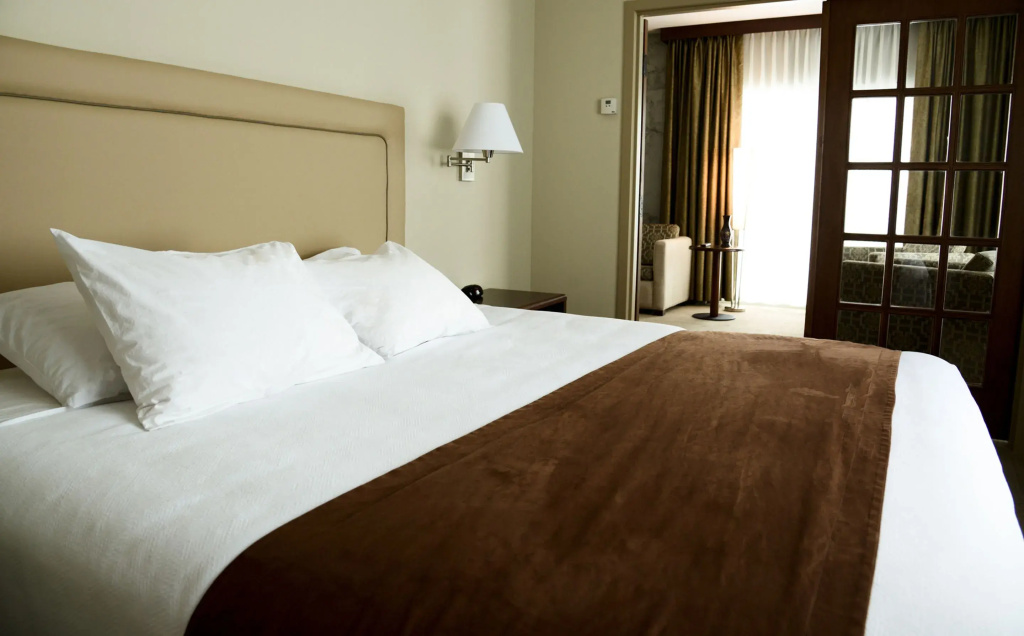 Double Suite (full double bed)