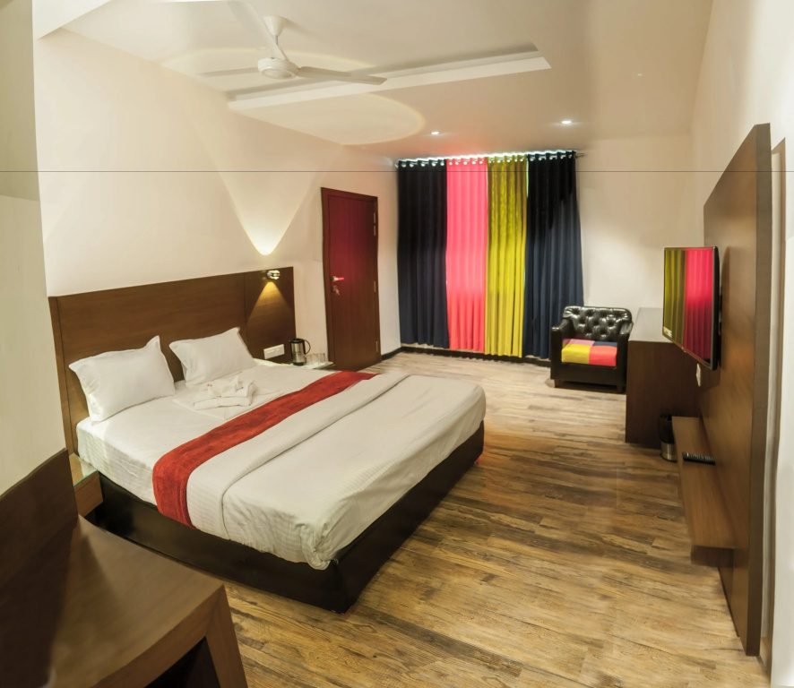 Deluxe Double room (full double bed)