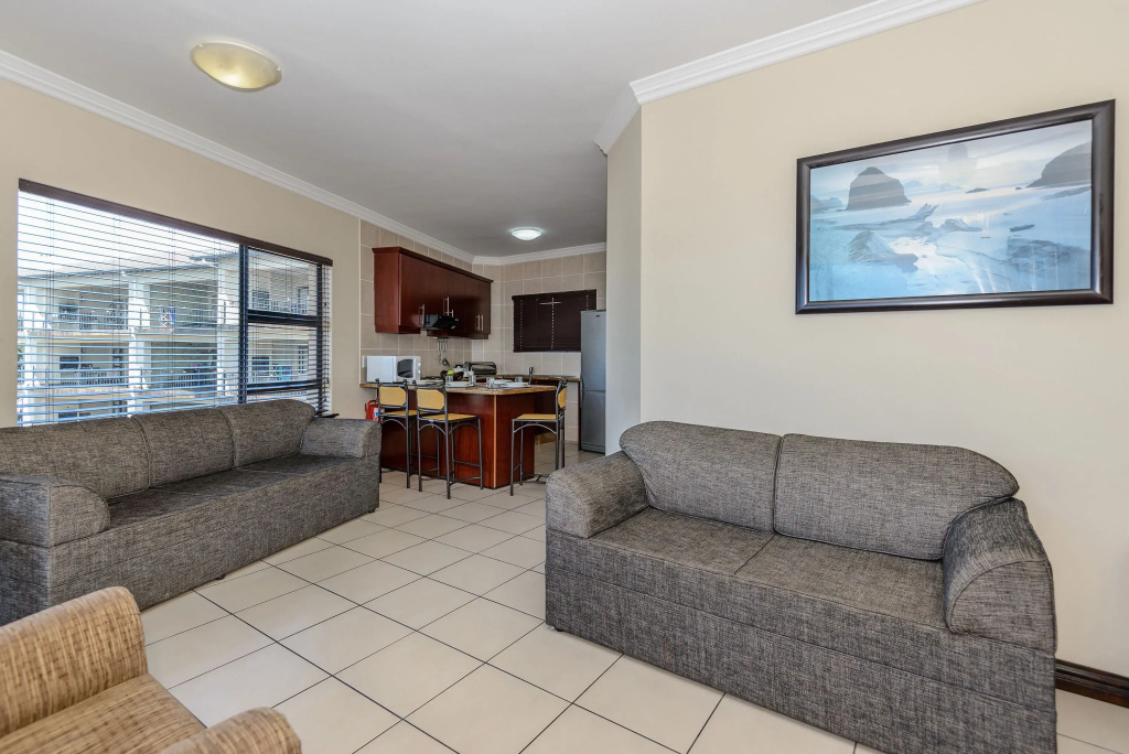 3 Bedrooms Apartment