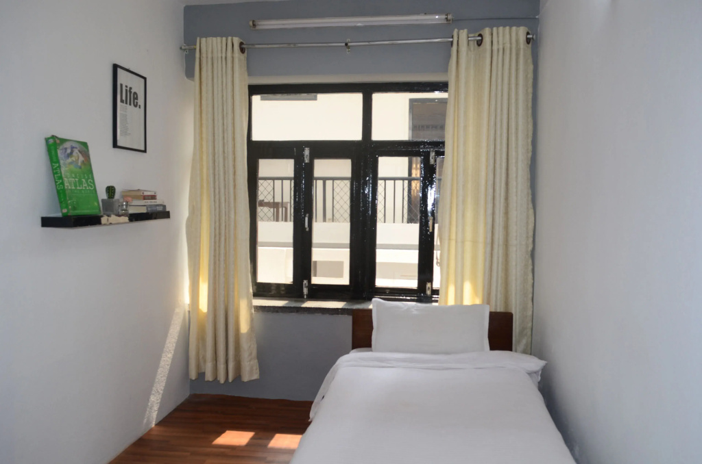 Economy room
